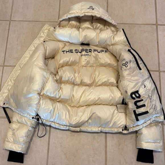 TNA Aritzia The Super Puff Shorty - Size XS - Picture 7 of 11